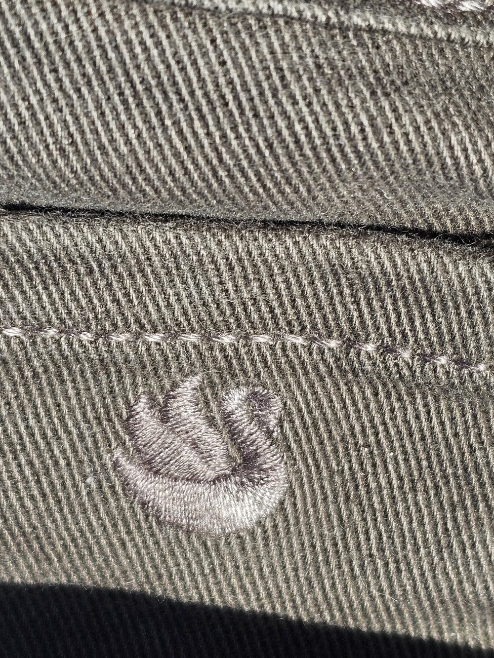 Gloria Vanderbilt Olive Green Slim Jeans with Purple Brand Tag - Picture 6 of 6